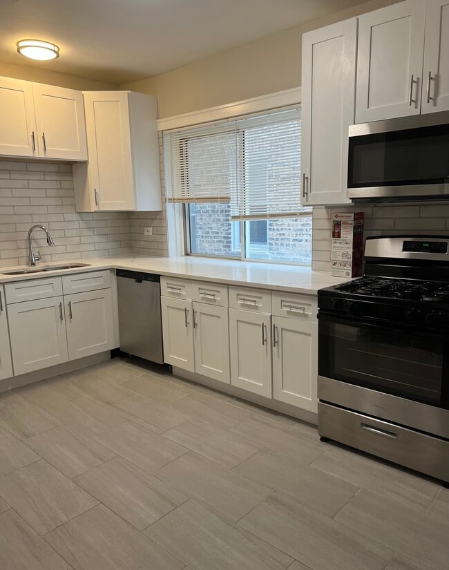 Building Photo - 5321 W Crystal St