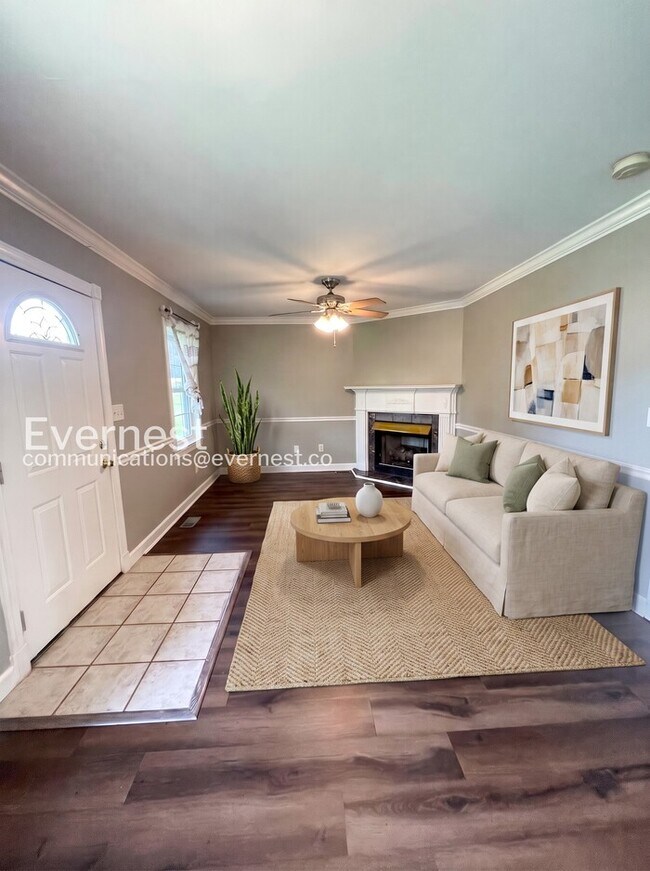 Foto del edificio - 3 Bed/2 Bath Home with Off-Street Parking / Pet-Friendly / Available Now!