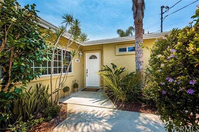 Foto del edificio - 2114 Elden Ave