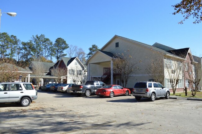 Building Photo - 39000 Henry Rd