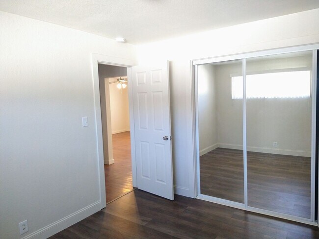 Foto del edificio - Iris Drive