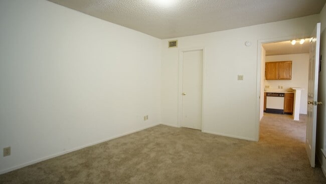 Foto del edificio - Charming 1/1 in Gated Community