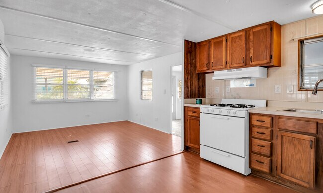 Foto del edificio - 209 50th Avenue Plz E