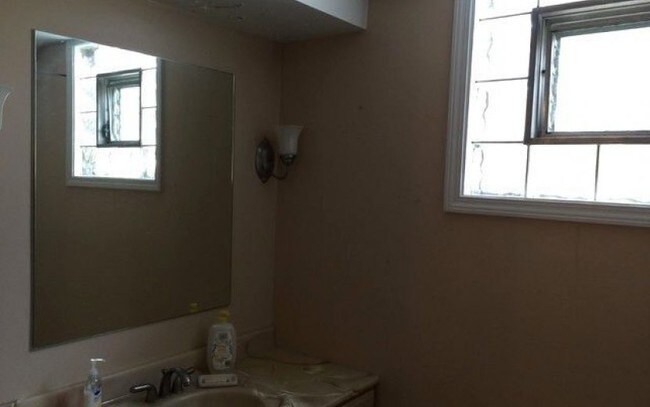 Foto del edificio - 4323 N Newland Ave
