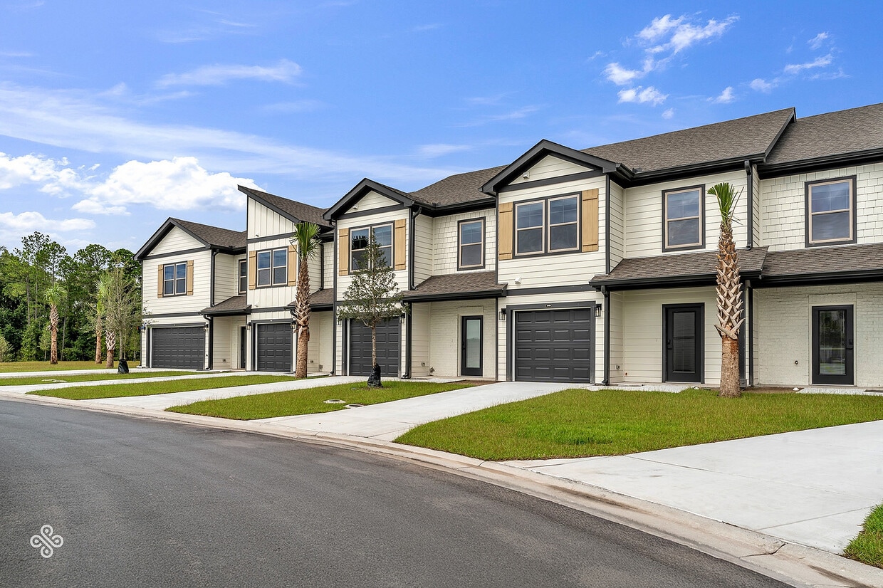 Primary Photo - Pointe Villas Bergen Woods