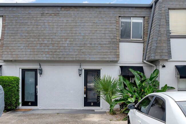 Upgraded 2/2.5 in Conway area - Upgraded 2/2.5 in Conway area Townhome