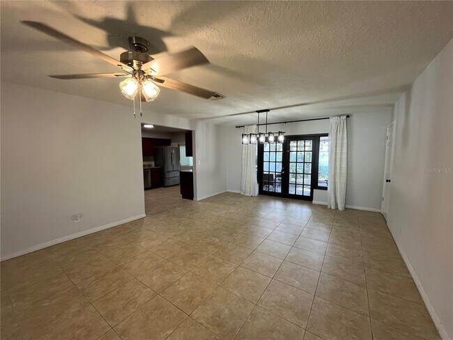 Foto del edificio - 422 Crosswinds Dr