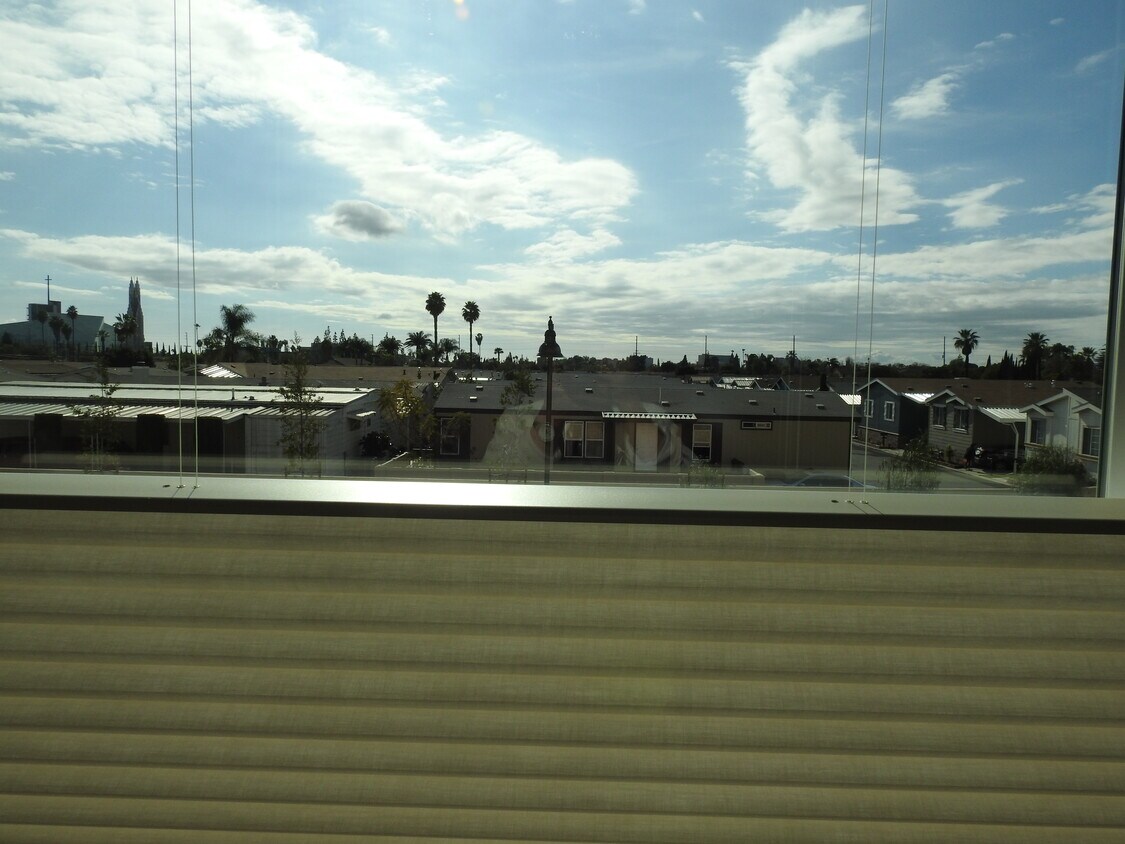 looking outside from 2nd floor, clear view without any obstruction. - 2380 S Loom Ct