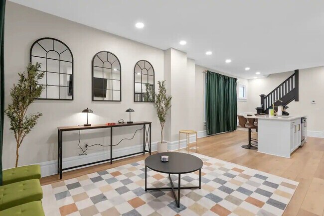 Foto del edificio - 2552 Glenmawr Ave