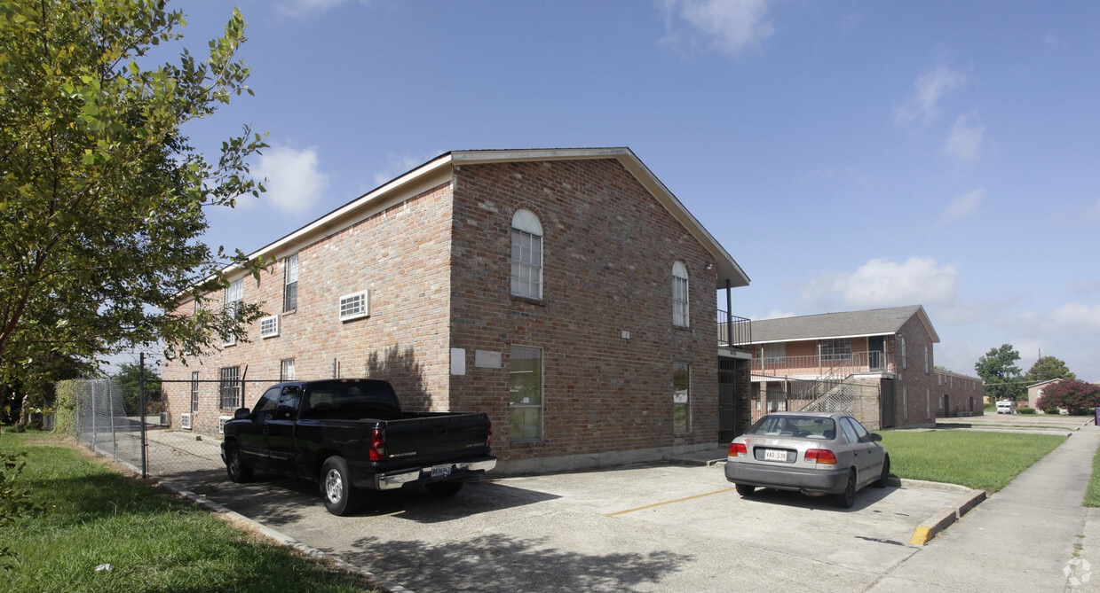 Building Photo - 6676 Titian Ave