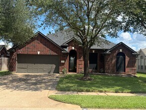 Building Photo - 17726 Memorial Springs Dr