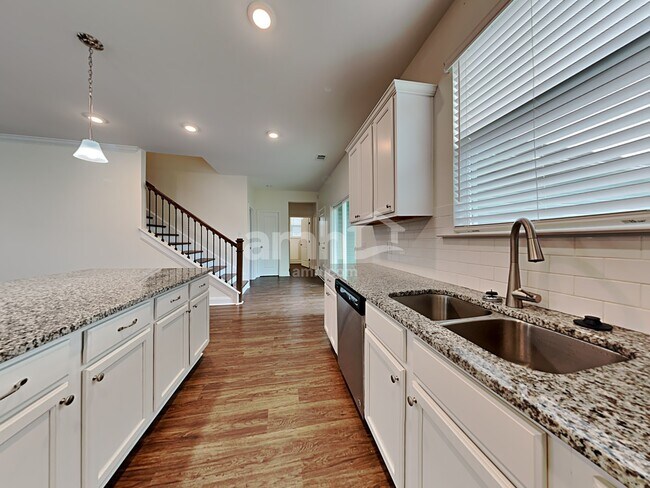 Foto del edificio - 208 Parkside Blvd