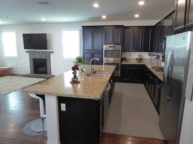 Foto del edificio - COMING SOON! 4-Bedroom Home with Solar in the West Creek Community of Valencia!