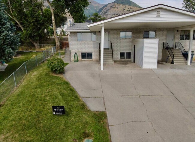 Building Photo - 255 Cherry Hill Dr