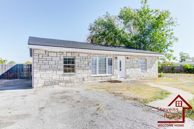 Building Photo - 2013 SW McKinley Ave