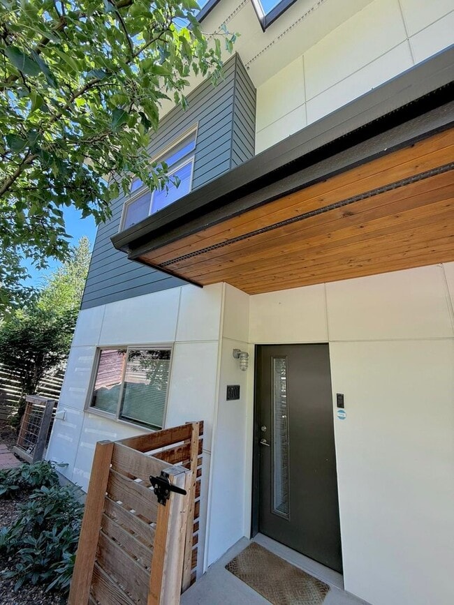Building Photo - Perfect Seattle Sanctuary – where Comfort ...