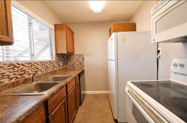 Building Photo - 7122 Premont Dr
