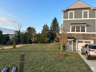 Building Photo - 2914 Belgian Dr