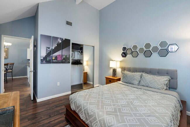 Foto del edificio - 602 North May-SI FL1-ID1625719P