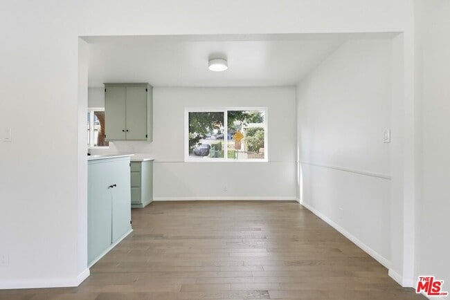 Building Photo - 4110 Division Pl