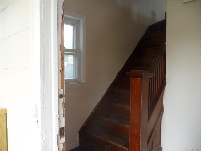 Building Photo - 117 Watkins Ave