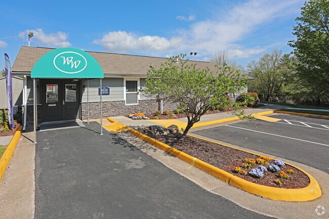 Foto del edificio - WestWind Apartment Homes