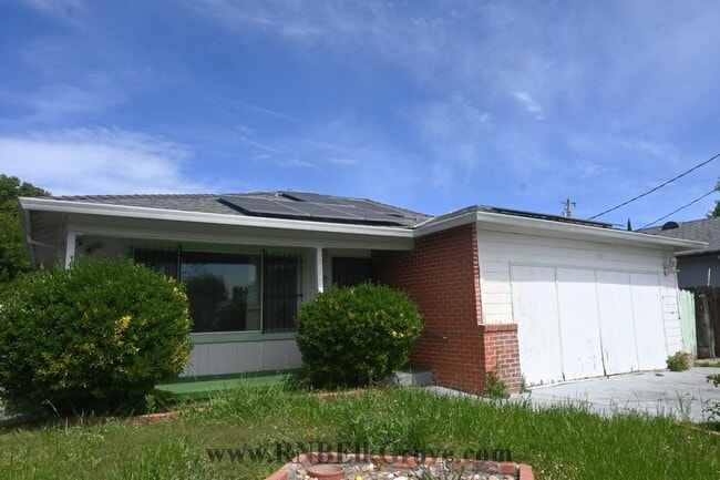 Foto del edificio - Resident Benefit Package Property