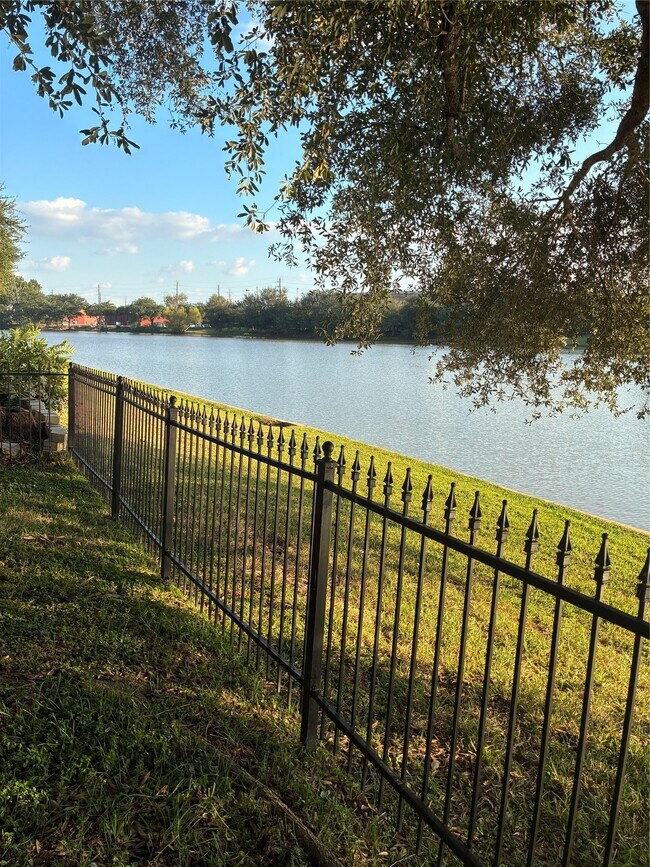 Foto del edificio - 2203 Summer Bay Ct