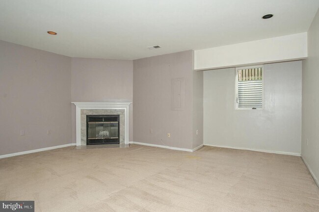 Building Photo - 6183 Wellington Commons Dr