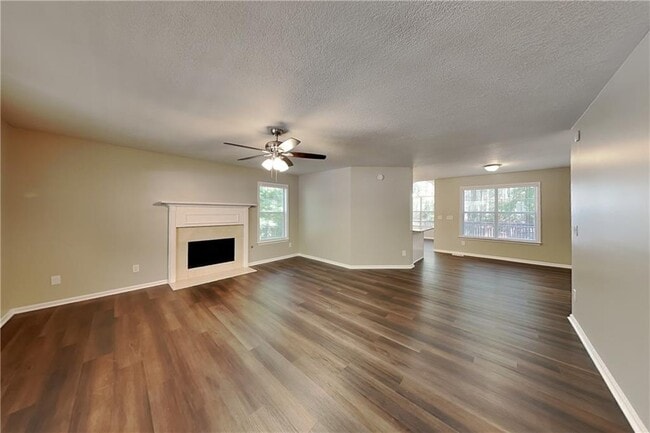 Foto del edificio - 7290 Hickory Bluff Dr