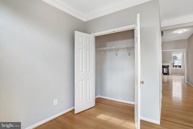 Building Photo - 22616 Welborne Manor Square