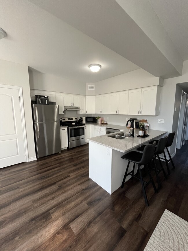 Building Photo - 480 Lonsberry Dr