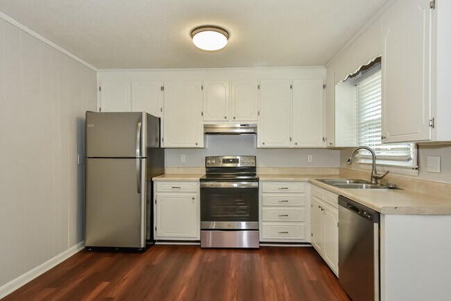 Foto del edificio - 2561 Birdsong Ave
