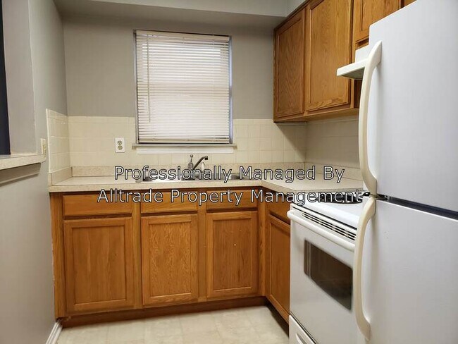 Building Photo - 1606 Lucia Ave