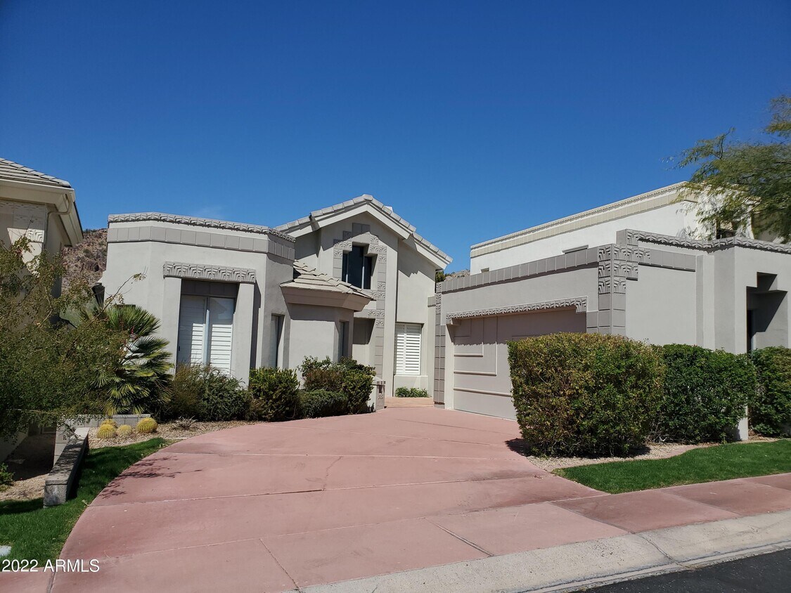 Primary Photo - 3030 E Sierra Vista Dr