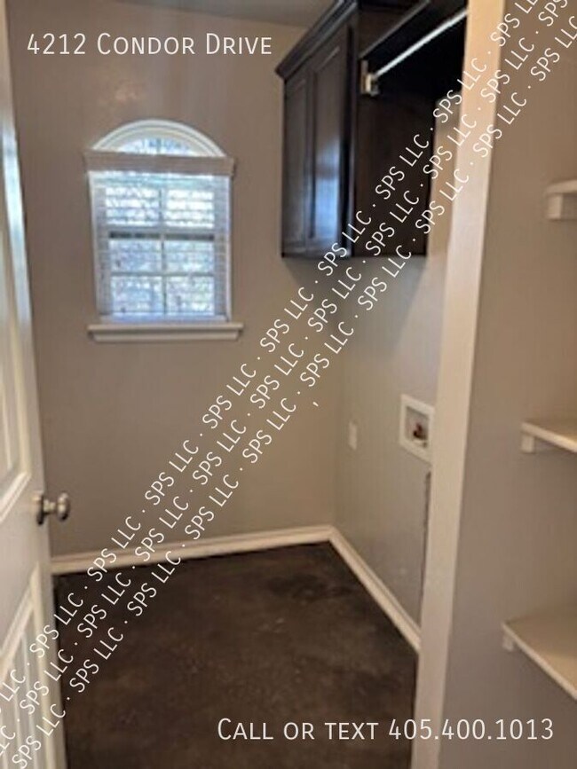 Foto del edificio - 4212 Condor Dr