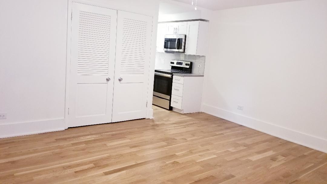 Primary Photo - 4616 N Wolcott Ave