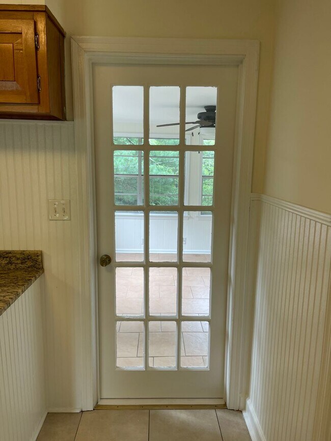 Building Photo - Charming Remodel in North Chattanooga