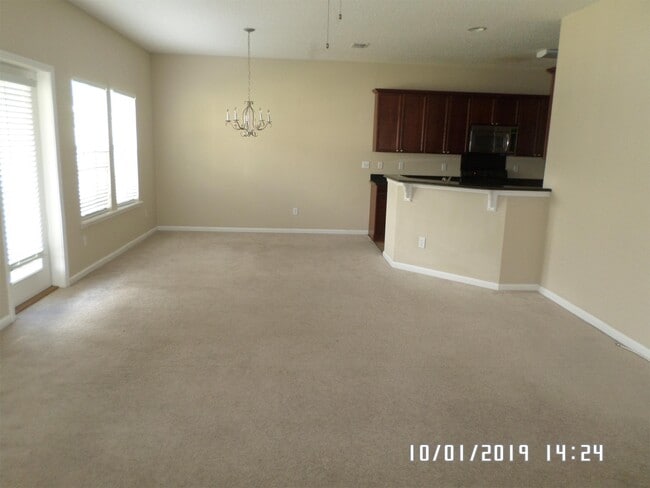 Foto del edificio - 11807 Templeton Rd