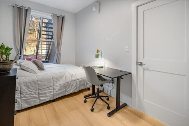 Cama 704 B disponible ahora - Quarry/State St Complex