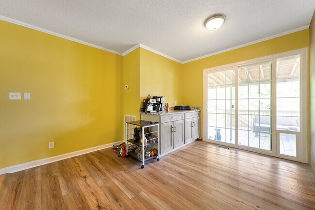 Building Photo - Cozy 3Bed/2Bath with plenty of natural light located in Durham! Enormous backyard is a must see!!