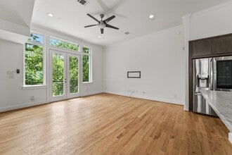 Building Photo - 3205 Baron St