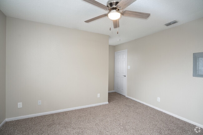 2BR, 2BA - 834SF - Primary Bedroom - The Sundance Apartments