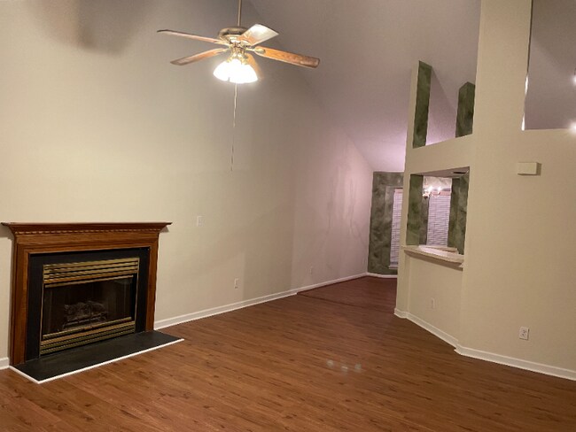 Building Photo - 203 Woodstar Dr