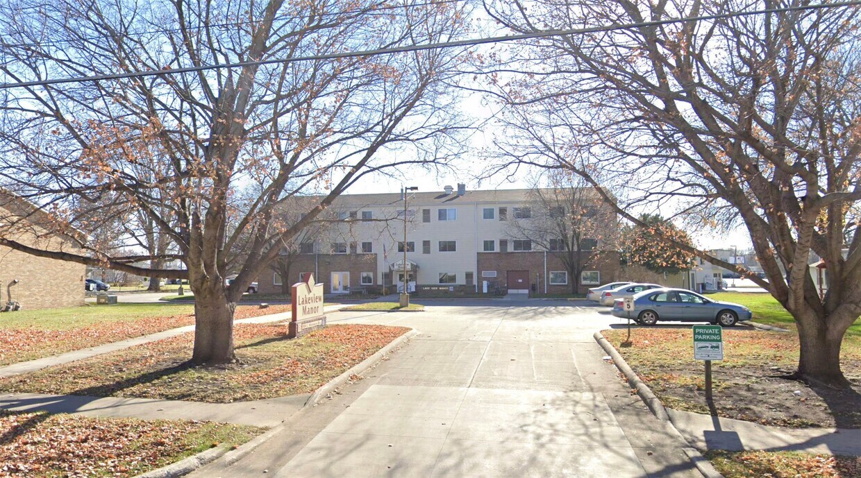 Foto principal - 904 E Milwaukee Ave