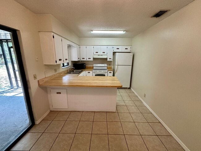 Building Photo - Charming 3/2 Home for Lease in Port Orange, Florida!