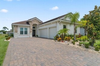 Building Photo - 128 Del Palma Dr