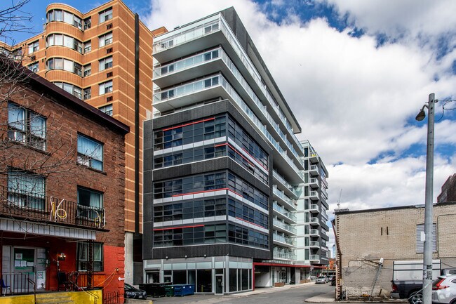Photo du bâtiment - Dragon Condos