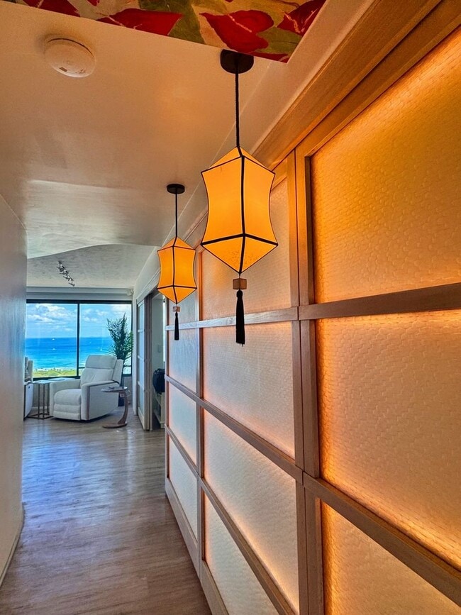 Building Photo - Luxury Waikiki Condo | Sweeping Pacific Vi...