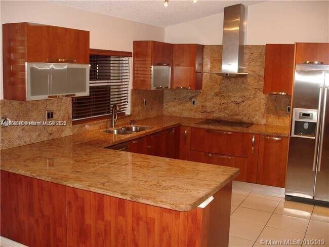 Foto del edificio - 16580 NW 1st St